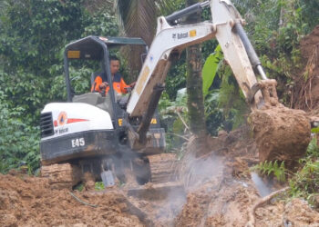 11 Keluarga Terisolir Akibat Tanah Longsor Di Trenggalek
