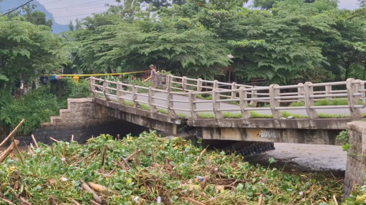 Karena Tergerus Banjir Jembatan Penghubung Antar Kecamatan Di Tulungagung Putus