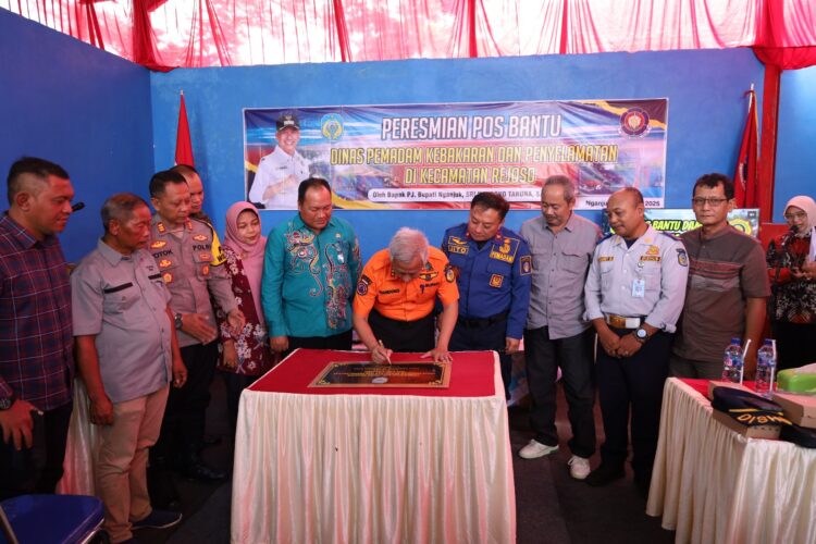 Resmikan Pos Pantau Damkar di Mlorah, Rejoso, Pj Bupati Nganjuk Ingatkan untuk Jaga Kekompakan Tim Damkar