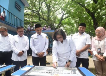 Resmikan Pojok Baca Digital, Pj Wali Kota Kediri : Sambil Santai Nikmati Suasana Taman Sekaligus Tambah Pengetahuan