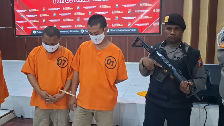 Polres Blitar Tangkap Dua Tersangka Peredaran Narkoba, Termasuk Pil Dobel L dan Sabu