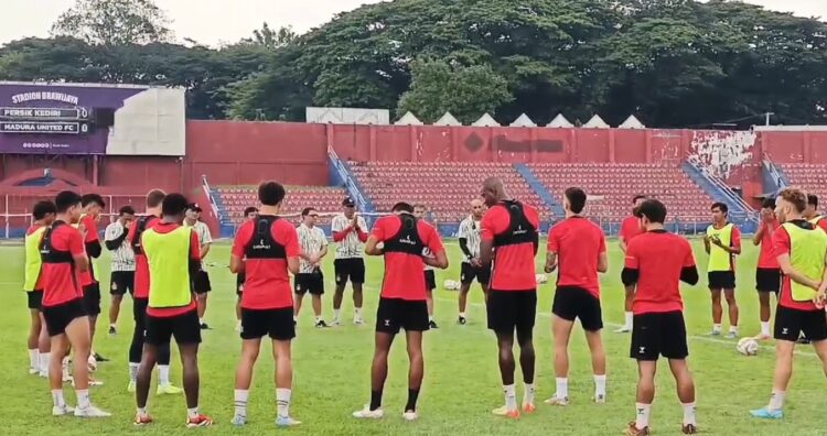 Tampil Pincang Hadapi Malut United. Ze Valente, Ezra Wallian dan Yusuf Meilana Terpaksa Absen
