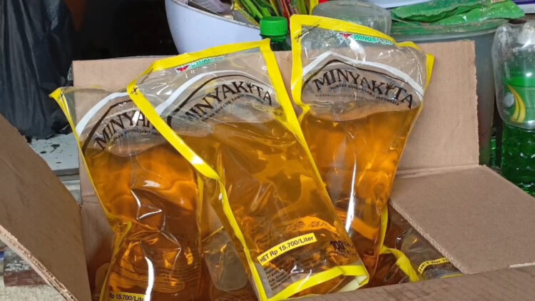 Kelangkaan Minyak Goreng MinyaKita, Harga Melebihi HET di Pasar Tradisional Kediri