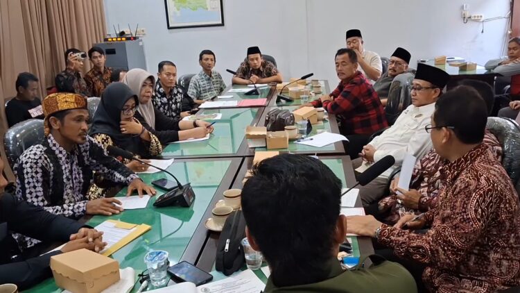 Tuntut Peningkatan Kesejahteraan, Guru Honorer Mengadu Ke DPRD Tulungagung