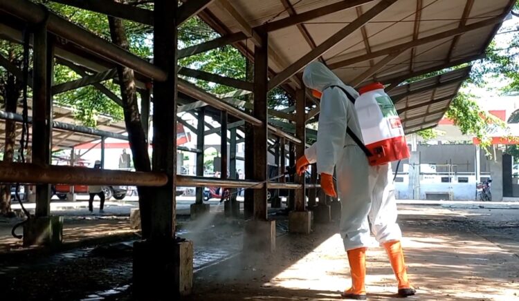 Pemerintah Kabupaten Tulungagung Lakukan Disinfeksi Pasar Hewan untuk Cegah Penyebaran Penyakit Mulut dan Kuku