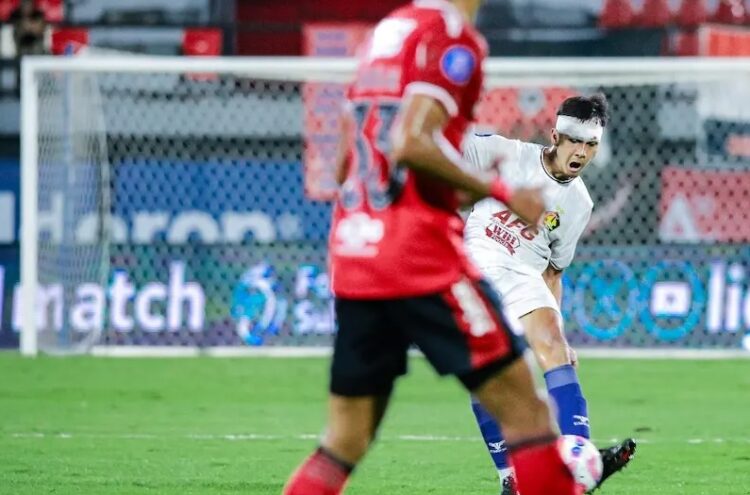 Kondisi Terkini Hamra Hehanusa Usai Benturan dalam Duel Melawan Bali United