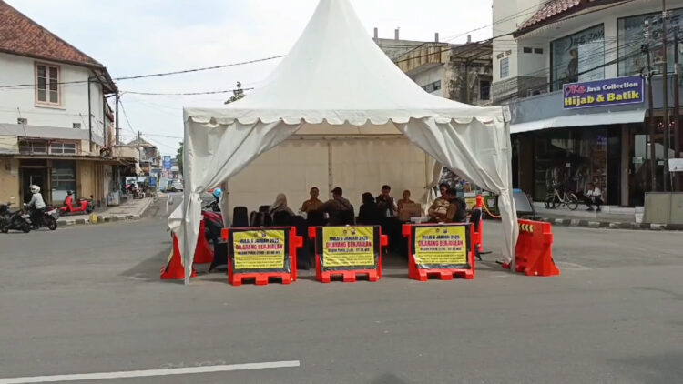 Penataan PKL Jalan Dhoho, Disperindagin Kota Kediri Dirikan Posko