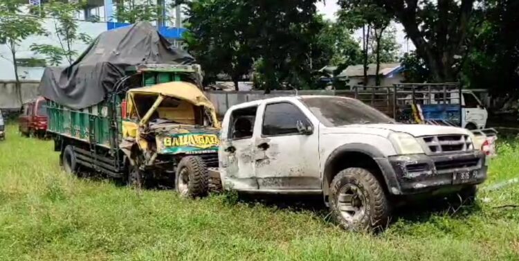 Kecelakaan Beruntun Tiga Kendaraan di Kediri, Pengendara Sepeda Motor Tewas di Lokasi