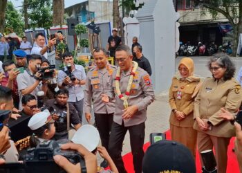 Kapolda Jatim Resmikan GOR Bulu Tangkis Tathya Dharaka Polres Kediri Kota