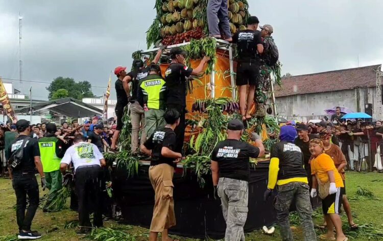 Polisi Tulungagung Temukan Puluhan HP Usai Konser Musik, Diduga Sengaja Dibuang Kawanan Pencopet