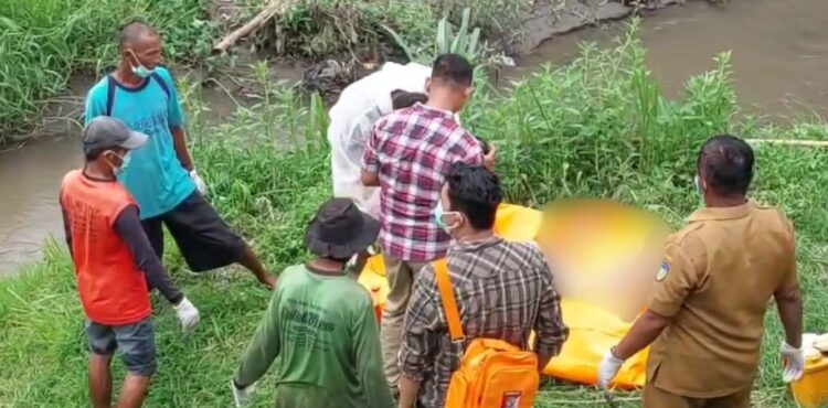 Mayat Wanita Tanpa Busana Ditemukan Warga Di Aliran Sungai Kediri