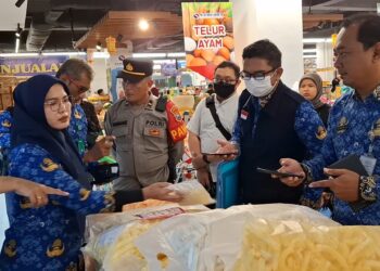 Pemkot Kediri Sidak Parcel di Toko dan Swalayan, Temukan Produk Minuman Expired