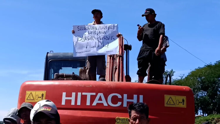 Petani dan Masyarakat Setempat Gelar Aksi Protes Operasi Tambang Pasir
