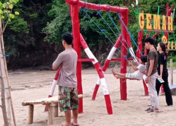 Pantai Gemah: Destinasi Ngabuburit Eksotis dan Mudah Dijangkau