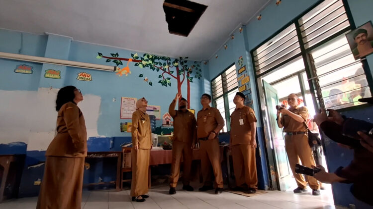 Wali Kota Kediri Tinjau Kondisi Memprihatinkan SD Negeri Setonopande