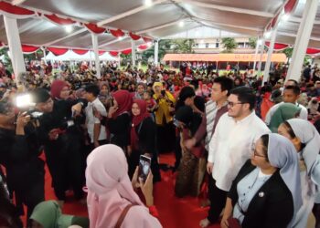 Hujan Deras, Tak Surutkan Antusias Masyarakat Kediri Buka Bersama Bupati Kediri