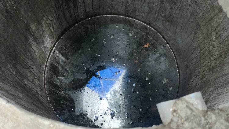 Sumur Warga Ploso lor Diduga Tercemar Limbah, DLH Lakukan Pengambilan Sampel