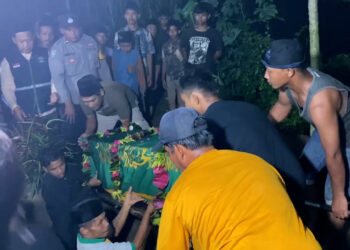 Jenazah Balita Asal Blitar, Di temukan dan Dimakamkan