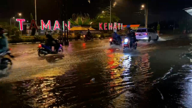 Warga Tanjungsari Kesal, Banjir Tak Kunjung Usai Diduga Akibat Pembangunan Taman Kehati, Drainase Tertutup