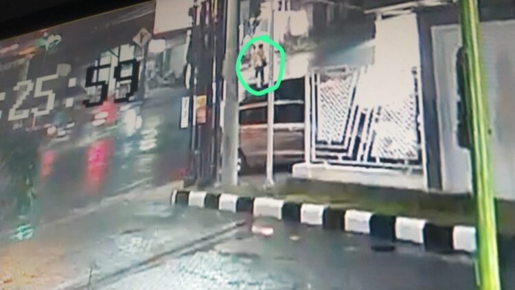 Warga Mojoroto Jadi Korban Gendam di Toko Miliknya, Uang Dibawa Kabur Dua Orang Pelaku