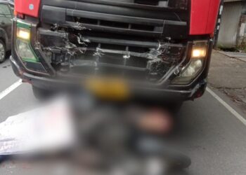 Gagal Mendahului, Pria Tewas Tergencet Truk