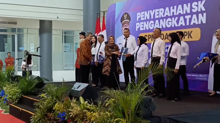 768 CPNS dan PPPK Kabupaten Kediri Terima SK Pengangkatan