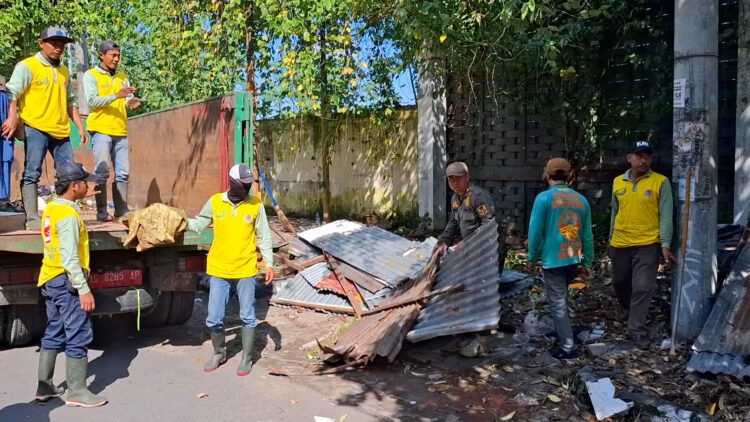 Pemkot Kediri Bongkar 35 Lapak PKL Liar Demi Tertibkan Kawasan Kota