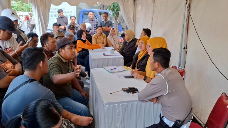 Penertiban PKL di Jalan Pattimura Kota Kediri Diwarnai Adu Mulut