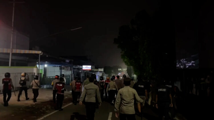 Anarkis, Sekelompok Pemuda di Kediri Serang Polisi Saat Ditertibkan