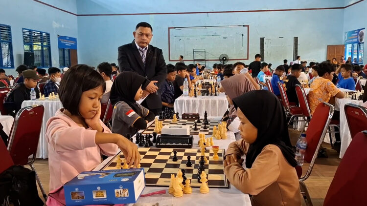Ratusan Atlet Catur Ikuti Turnamen Nasional Wali Kota Kediri Cup 2025