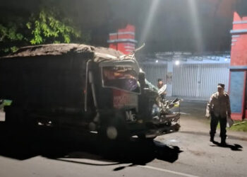 Kecelakaan Beruntun Libatkan Tiga Truk di Plosoklaten, Diduga Sopir Mengantuk