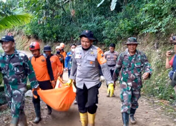 Tim Sar Gabungan Temukan Dua Korban Longsor Di Trenggalek Dalam Kondisi Meninggal