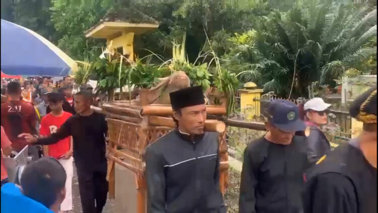 Pemkab Trenggalek Bersama Ratusan Warga Gelar Tradisi Nyadran Dam Bagong 2025