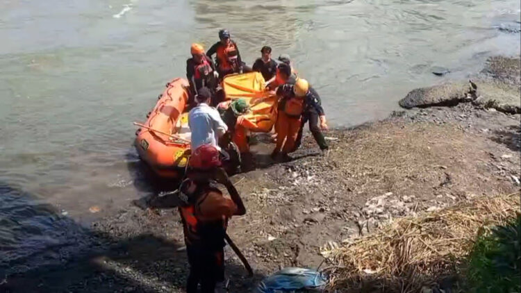 Korban Hanyut di Sungai Brantas Ditemukan Meninggal Dunia di Tulungagung