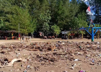 Sampah Penuhi Pantai Gemah, Jumlah Wisatawan Turun Drastis
