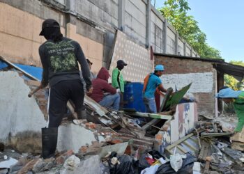 Pemerintah Kota Kediri Tertibkan Lapak PKL Liar di Jalan Joyoboyo dan Patiunus