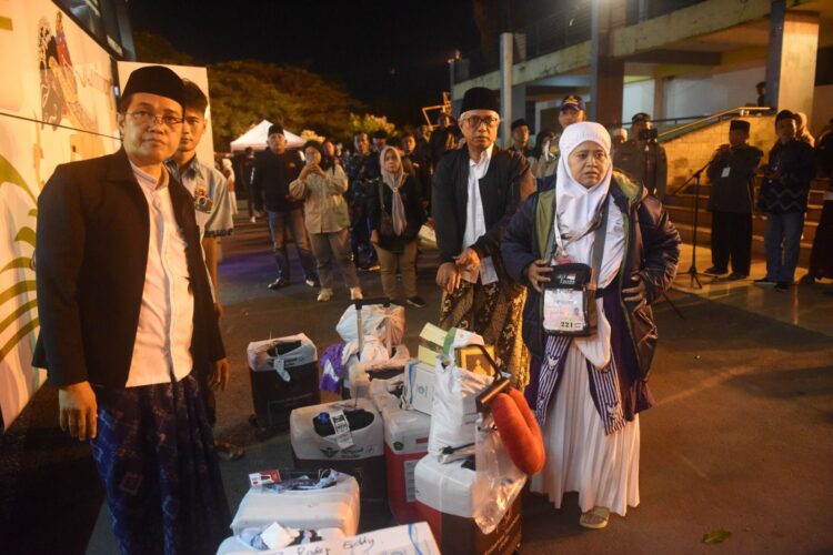 Gus Qowim Sambut Kedatangan Jemaah Haji Kota Kediri