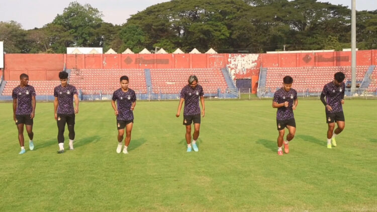 Persik Kediri Gelar Latihan Perdana, Pelatih Baru Pantau Kerangka Tim