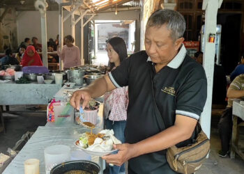 Pecel Punten 7 Juta di Kediri Murah tapi Bikin Sultan Ketagihan