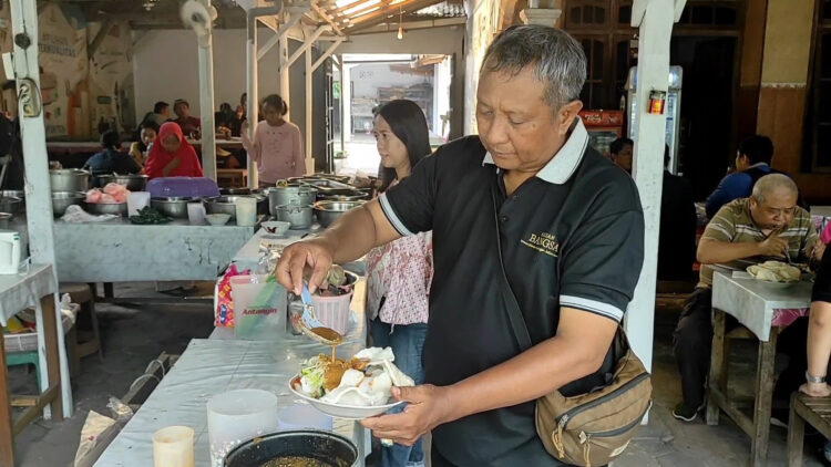 Pecel Punten 7 Juta di Kediri Murah tapi Bikin Sultan Ketagihan