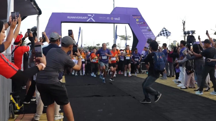 PLN UP3 Kediri Dukung Pelestarian Lingkungan Lewat Event Runniversary