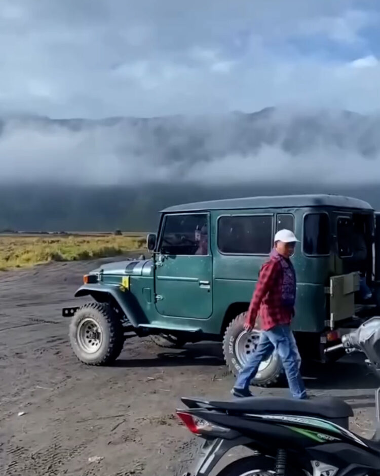 Ranjau Paku di Balik Pesona Gunung Bromo, Keselamatan Wisatawan Terancam