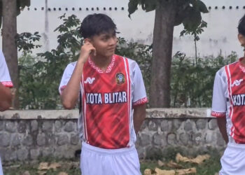 Pemain Timnas U-20 Riski Afrisal Ikuti Latihan Tim Sepak Bola Kota Blitar Jelang Porprov Jatim 2025