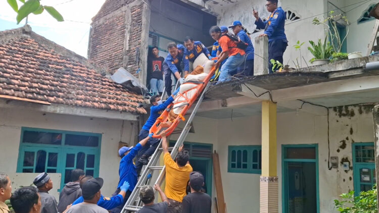 Evakuasi Jenazah Di Tulungagung Berlangsung Dramatis