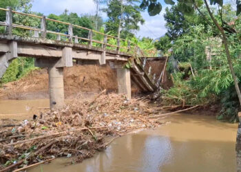 Tergerus Banjir, Jembatan di Desa Suwaru Putus Total