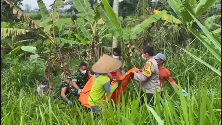 Warga Gandusari Dikejutkan Penemuan Mayat di Sungai Persawahan