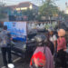 Satlantas Polres Blitar Kota Bagikan Paket Sayur pada Ibu-Ibu dalam Rangka Operasi Patuh Semeru