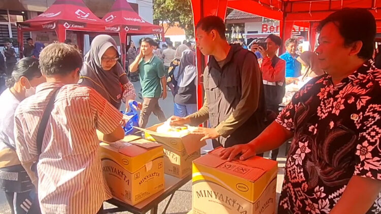 Kejaksaan Negeri Kota Kediri Gelar Pasar Murah Wujud Kepedulian Di Hari Bhakti Adhyaksa Ke-65