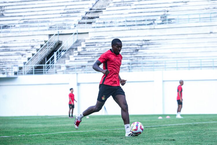 Pertajam Lini Depan, Persik Datangkan Penyerang Asal Prancis, Sylvain Atieda