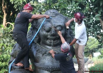 Upacara Jamasan Arca Dwarapala Totok Kerot, Sakralitas Dan Tradisi Lestarikan Warisan Leluhur